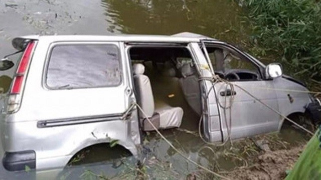 কুষ্টিয়ায় মাইক্রোবাসের ধাক্কায় প্রাণ গেল ৪ স্কুলছাত্রীর