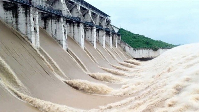 এবার খুলে দেয়া হয়েছে ফারাক্কা বাঁধের ১০৯টি গেট