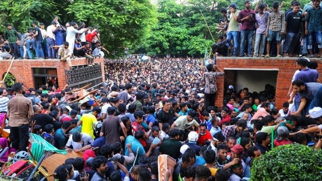 ‘গণভবন কারও বাপের না, এখানে মিউজিয়াম কেন’