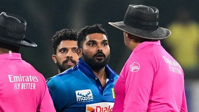 দুই ম্যাচ নিষিদ্ধ হাসারাঙ্গা