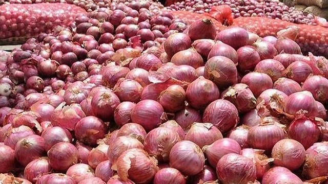আজ রাতেই ট্রেনে আসবে ভারতের পেঁয়াজ