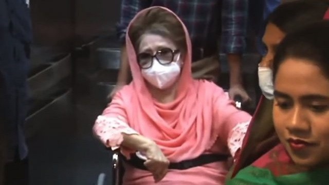 হাসপাতাল থেকে ফিরোজায় ফিরলেন খালেদা জিয়া