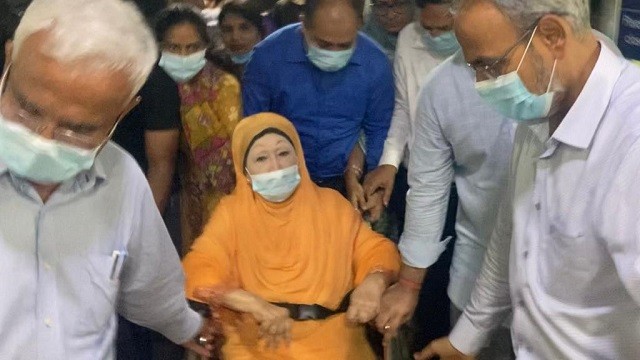 ফের অসুস্থ হওয়ায় গভীর রাতে হাসপাতালে ভর্তি খালেদা জিয়া