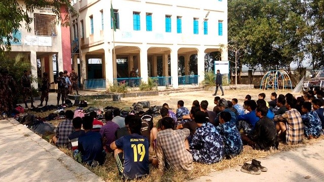 সীমান্তে আতঙ্ক! আশ্রয় কেন্দ্রে ২৭ পরিবার