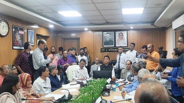 ঈদের আগেই শ্রমিকদের বেতন-বোনাস প্রদান করতে হবে: শ্রম প্রতিমন্ত্রী