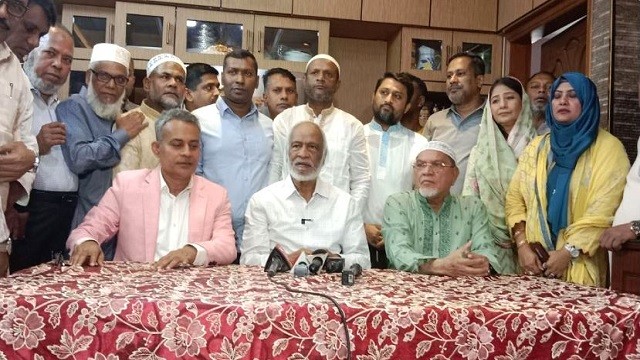 গণতন্ত্র পুনরুদ্ধারে বন্ধু রাষ্ট্রের সহযোগিতা চাইলেন মঈন খান