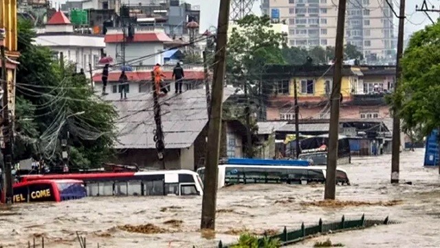 ভয়াবহ বন্যা ও ভূমিধসে নেপালে নিহত ১১২
