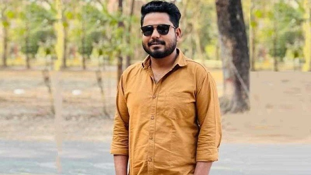 যেভাবে স্বামীকে আটকে রেখে স্ত্রীকে ধর্ষণ করা হলো