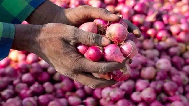 ৪০ টাকা কেজিতে ভারতীয় পেঁয়াজ বিক্রি শুরু