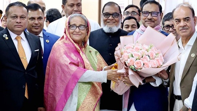 জার্মানি থেকে দেশে ফিরলেন প্রধানমন্ত্রী
