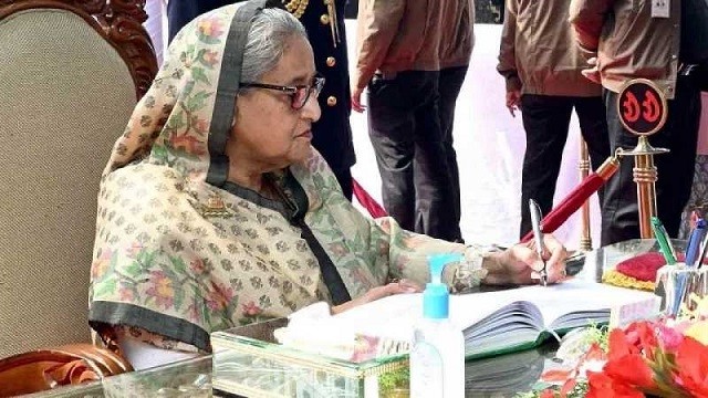 বঙ্গবন্ধুর জন্মদিনে পরিদর্শন বইতে যা লিখলেন প্রধানমন্ত্রী