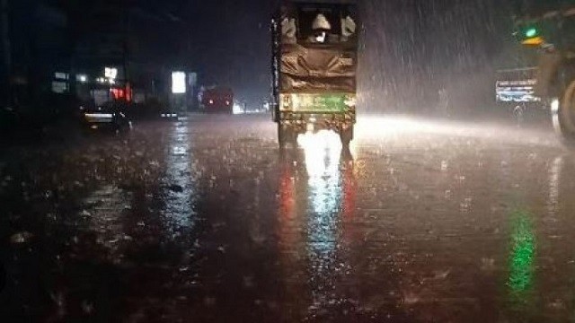 সকালে ইসতিসকার নামাজ আদায়, রাতেই নামল রহমতের বৃষ্টি