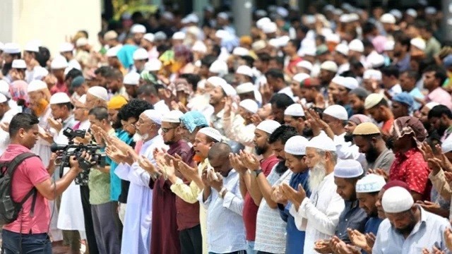 বৃষ্টির আশায় বায়তুল মোকাররমে ইসতিসকার নামাজ