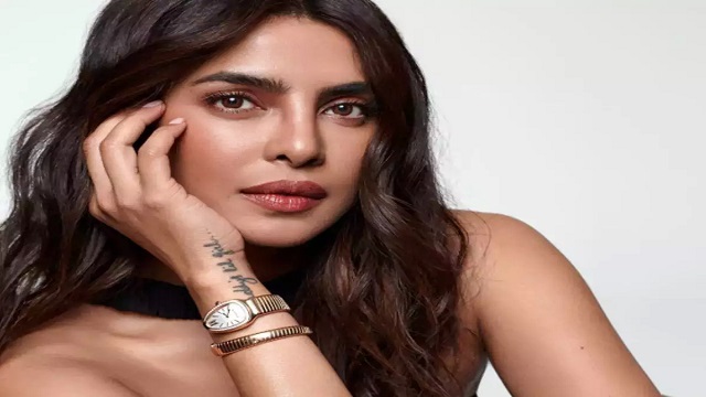 হলিউডে বসে বলিউডকে কটাক্ষ প্রিয়াঙ্কার