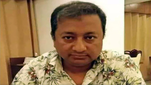 বাসায় ঢুকে চিকিৎসককে নির্মমভাবে কুপিয়ে হত্যা !