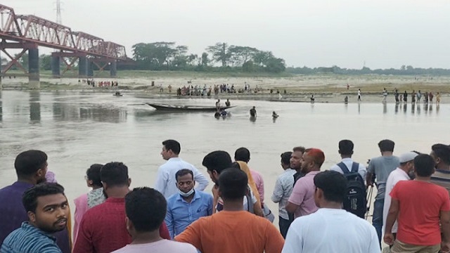 গড়াই নদীতে নিখোঁজ ঢাবি শিক্ষার্থী, ১৭ ঘণ্টা পরও পাওয়া যায়নি
