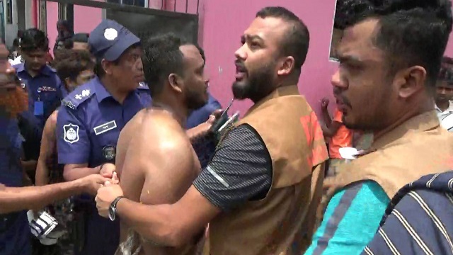 নোয়াখালীতে বাসায় ঢুকে কুপিয়ে মা-মেয়েকে হত্যা