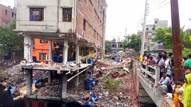 অটোরিকশার গ্যারেজে বিস্ফোরণ, আহত ১৬