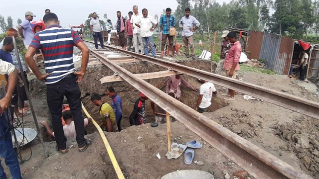 কুড়িগ্রামের সঙ্গে সারাদেশের রেল যোগাযোগ বন্ধ