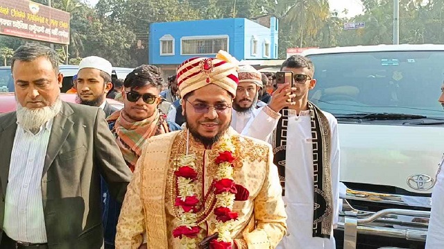 ১১০০ তম বিয়ের নিজেই বর কাজী
