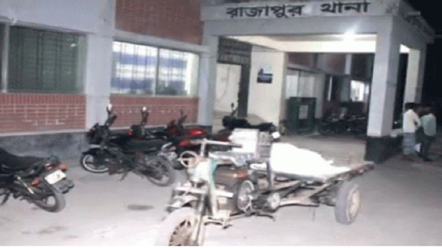 ঝালকাঠিতে ট্রলির ধাক্কায় পথচারীর প্রাণহানি
