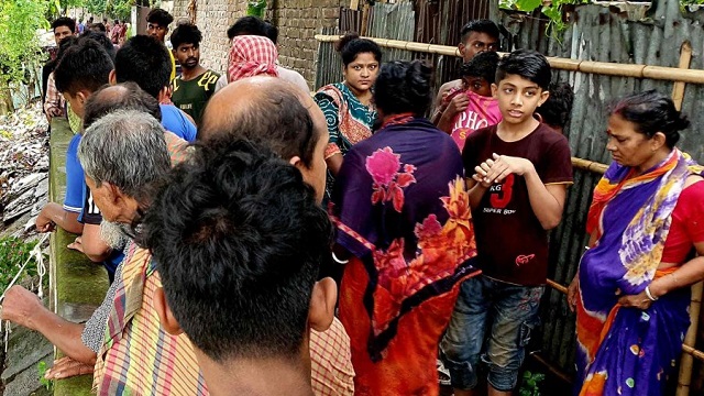 তিতাসের পাড়ে যুবকের মরদেহ, পকেটে চিরকুট