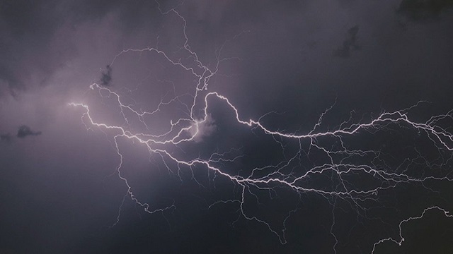 শরীয়তপু‌রে বজ্রপা‌তে তিন জ‌নের মৃত্যু