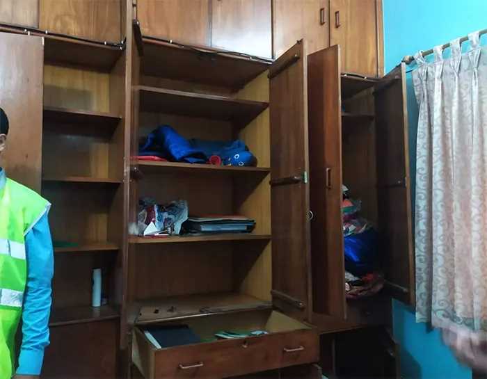 সাবেক অতিরিক্ত আইজিপির বাসা থেকে ৪৫ ভরি স্বর্ণ লুট