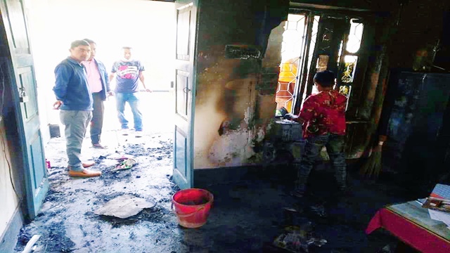 ফকিরহাট প্রাথমিক শিক্ষা অফিসে অগ্নিকান্ড