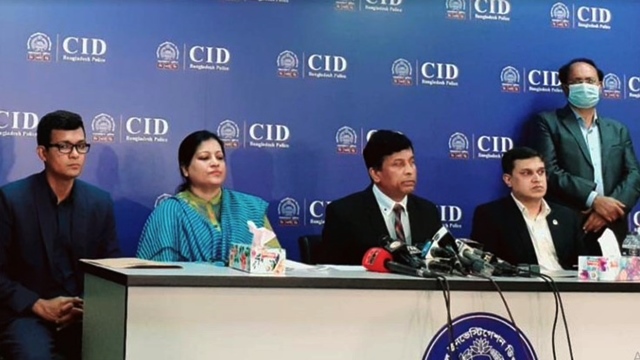 ইউরোপে পাঠানোর কথা বলে ছেড়ে দিত ভারতের জঙ্গলে