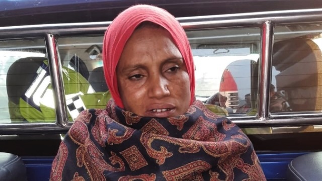 দিনাজপুরে বাসে ডাকাতি, আটক নারী ডাকাত