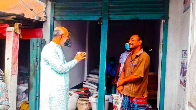 করোনা সচেতনতায় প্রচারণা ও মাস্ক বিতরণ