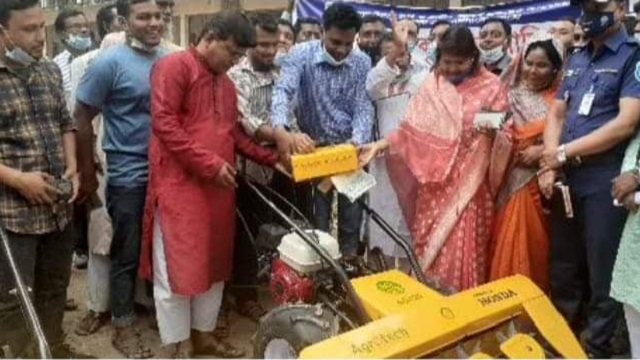 গাইবান্ধার সাদুল্লাপুরে আইনশৃঙ্খলা কমিটির সভা ও কৃষি যন্ত্রপাতি বিতরণ