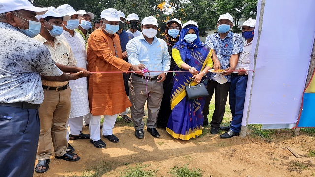 ঘোড়াঘাটে দিনব্যাপী প্রাণী সম্পদ প্রদর্শনী মেলার উদ্বোধন