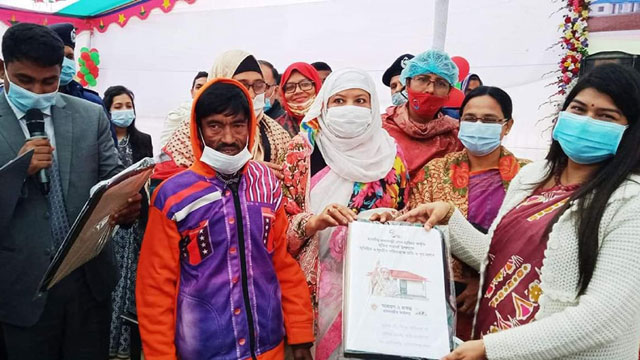 গোপালগঞ্জে ৭৮৭টি গৃহহীন পরিবার পেলেন বাসগৃহ