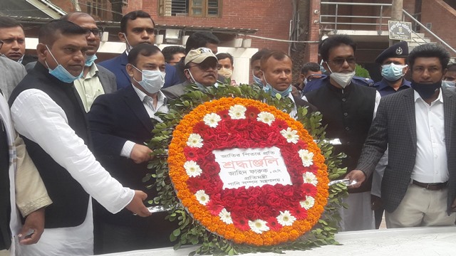 বঙ্গবন্ধু সমাধিতে পানি সম্পদ প্রতিমন্ত্রীর শ্রদ্ধা