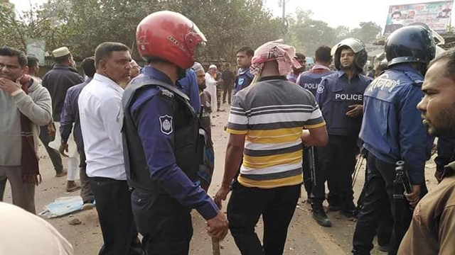 কাশিয়ানীতে দু’পক্ষের সংঘর্ষে ওসিসহ আহত ৬০, আটক ২৩
