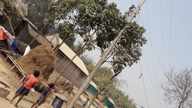অন্ধকারের অভিশাপ থেকে আলোর পথে দুর্গম চরাঞ্চল