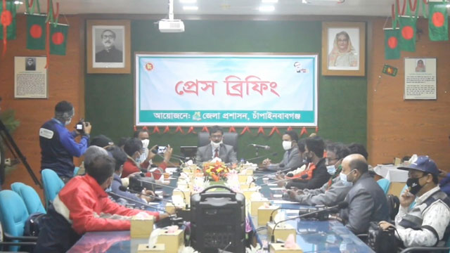 চাঁপাইনবাবগঞ্জে গৃহহীনদের জমি-ঘর প্রদান উপলক্ষে প্রেস কনফারেন্স
