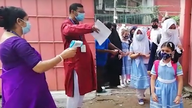 স্বাস্থ্য বিধি মেনে খুললো শিক্ষা প্রতিষ্ঠান