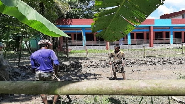 কালকিনিতে স্কুলের জমি দখলের অভিযোগ