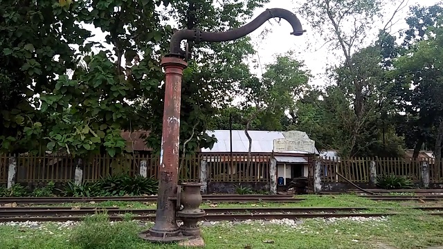 কালের স্বাক্ষী রেলের ওয়াটার স্টপ