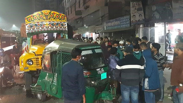রাজধানীর শ্যামলীতে ট্রাকের ধাক্কায় নিহত ১