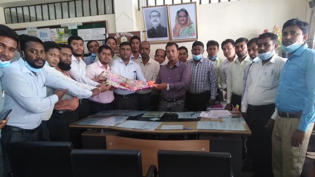 আমতলী উপজেলা স্বাস্থ্য কর্মকর্তাকে বিদায় সংবর্ধনা