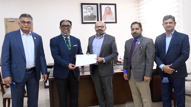 বিকাশের ব্যবস্থাপনায় আরও ৩০০টি ভেন্টিলেটর প্রদান