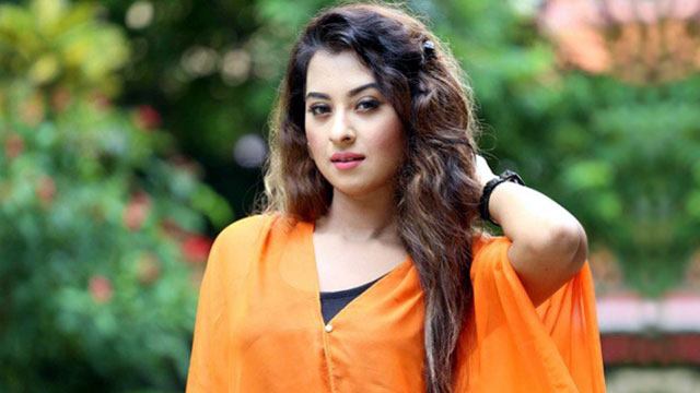 অবশেষে মুখ খুললেন বুবলি
