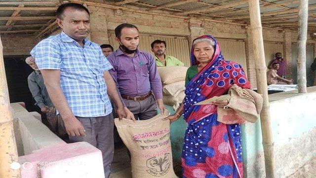 হত-দরিদ্র মানুষের মাঝে খাদ্য ১০ টাকা কেজি চাল বিতরণ