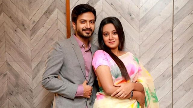 প্রথমবারের মতো এক ফ্রেমে ইয়াশ-দীঘি