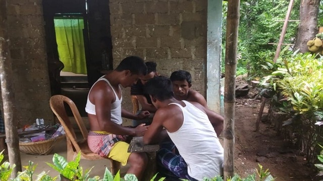 দোয়ারাবাজারে চায়ের দোকানে সকাল সন্ধ্যা জুয়ার মেলা, ধ্বংস হচ্ছে ছাত্র ও যুব সমাজ