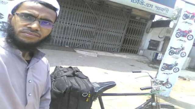 ২০ ঘন্টায় ৩০০ কিলোমিটার সাইকেল চালিয়ে পাড়ি দিলেন হুজাইফা !